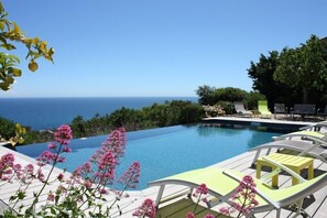 室外泳池