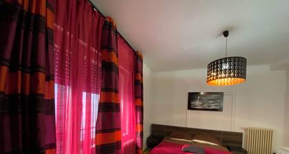 Budapest Promenade Cherry