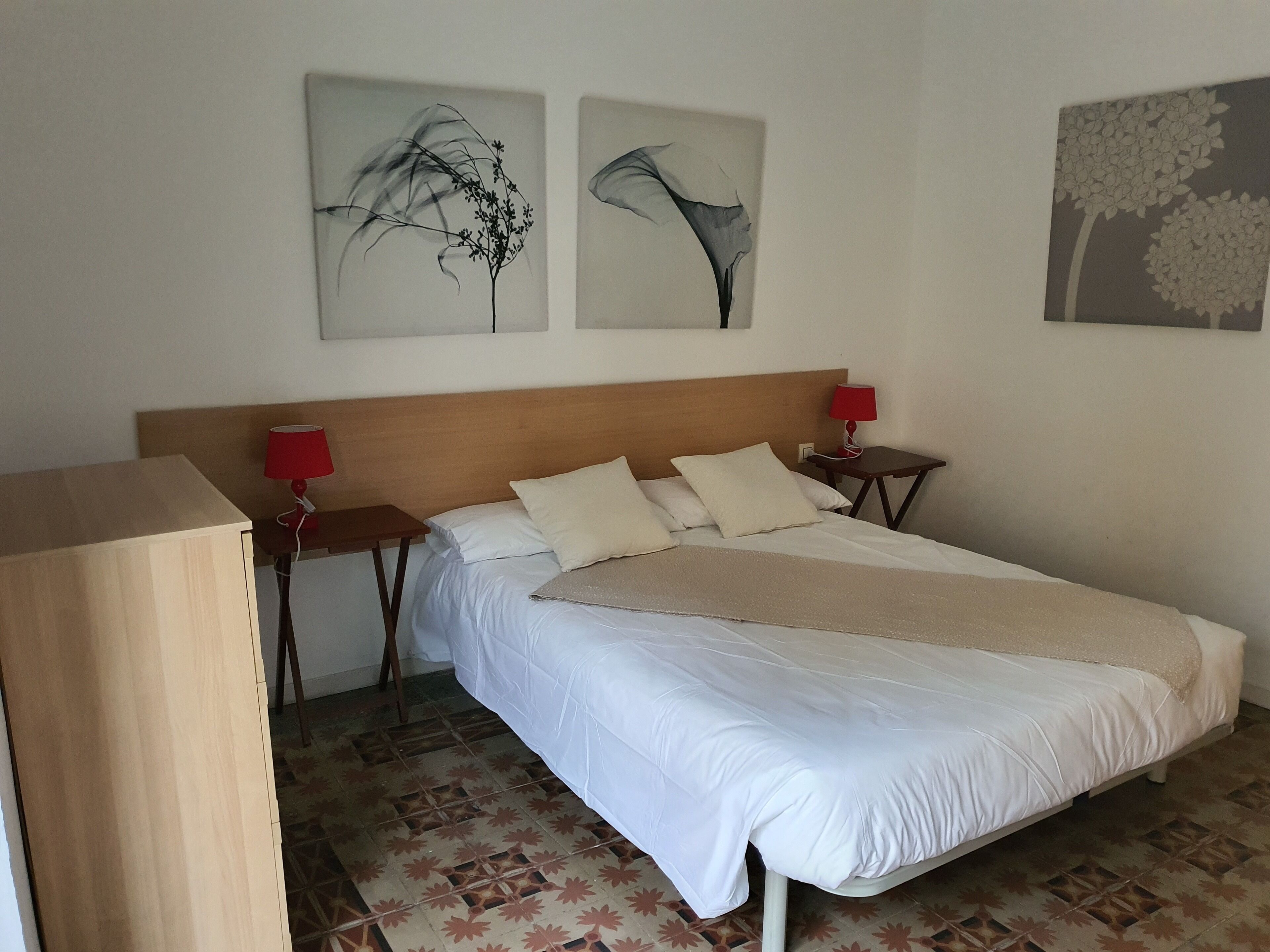 1 chambre, fer et planche à repasser, Wi-Fi, draps fournis