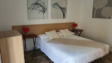 1 chambre, fer et planche Ă repasser, Wi-Fi, draps fournis