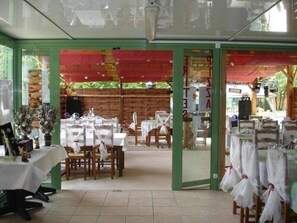 Tägliches großes Frühstück gegen Gebühr