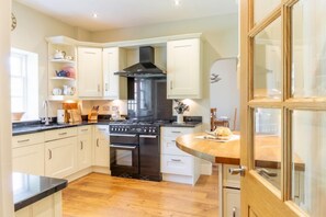 Microwave, oven, dishwasher, coffee/tea maker - Westgate Cottage (T) (4), Thornham, Norfolk (Thornham)