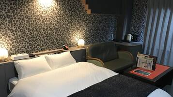 Double Room (Deluxe) | Soundproofing, bed sheets