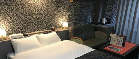 Double Room (Deluxe) | Soundproofing, bed sheets