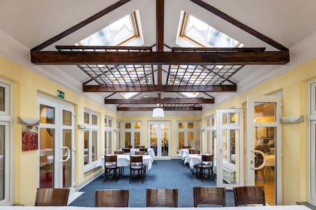 Restaurant. TRIP INN Kongresshotel Rodgau