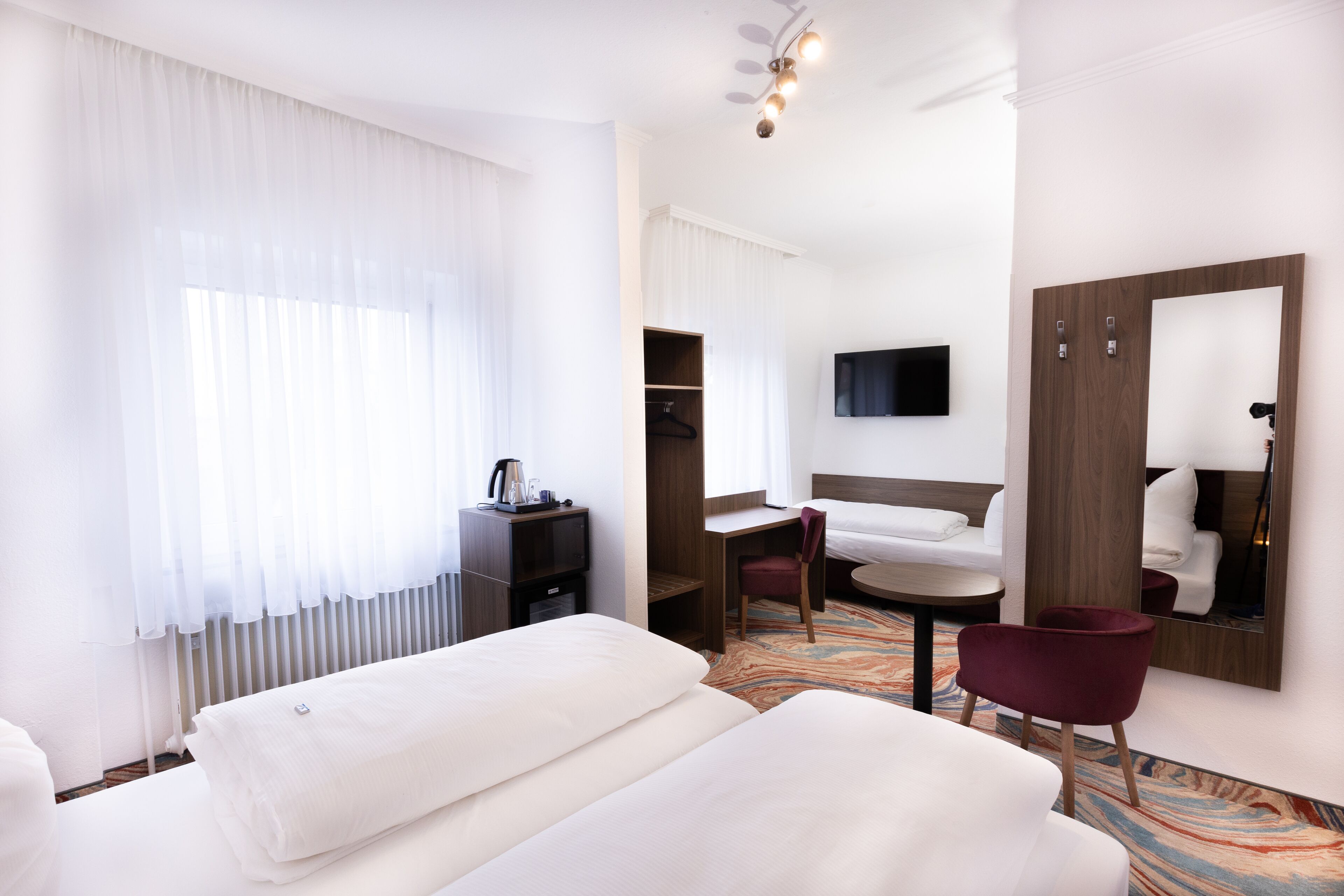 標準三人房 | 書桌、隔音、熨斗/熨衣板、免費無線上網