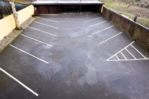 Free self-parking - Firzlaffs Hotel Neumünster (Neumuenster)