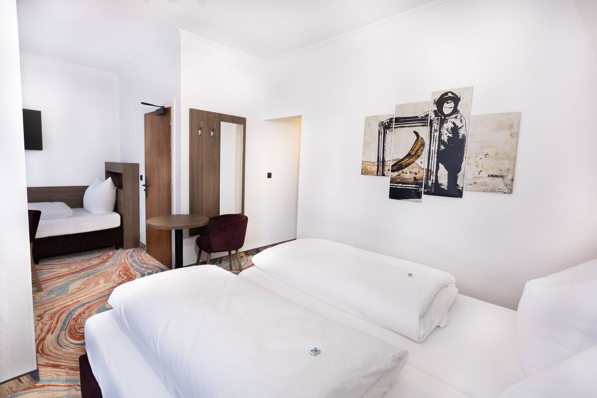 standard triple room | 1 bedroom, desk, soundproofing, iron/ironing board