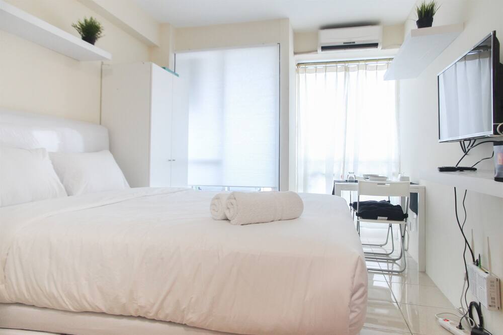 Homey and Comfy Studio @ Tifolia Apartment