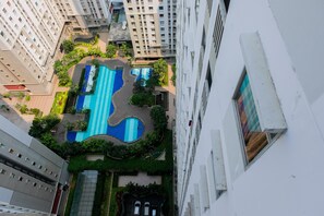 Outdoor pool - City View Studio @ Green Bay Pluit Apartment (Jakarta)