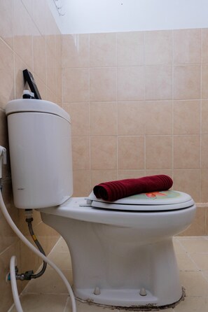 Room | Bathroom | Shower, towels - City View Studio @ Green Bay Pluit Apartment (Jakarta)