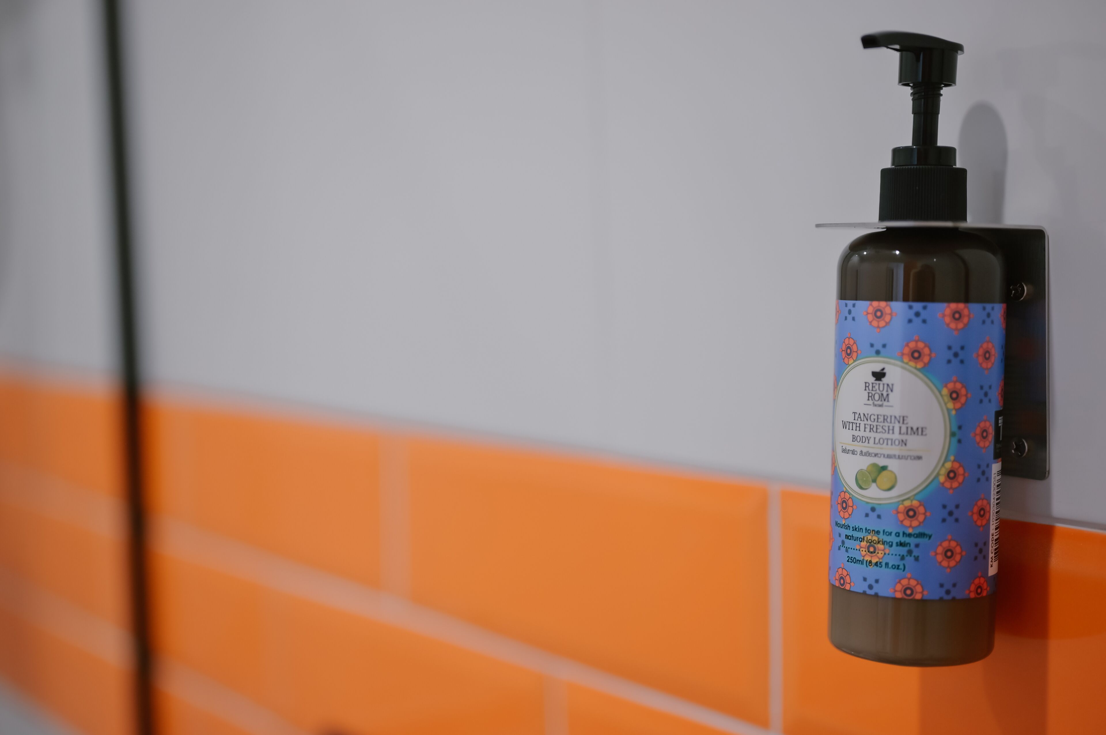 superior twin room, 2 single beds | bathroom amenities | shower, free toiletries, hair dryer, dressing gowns