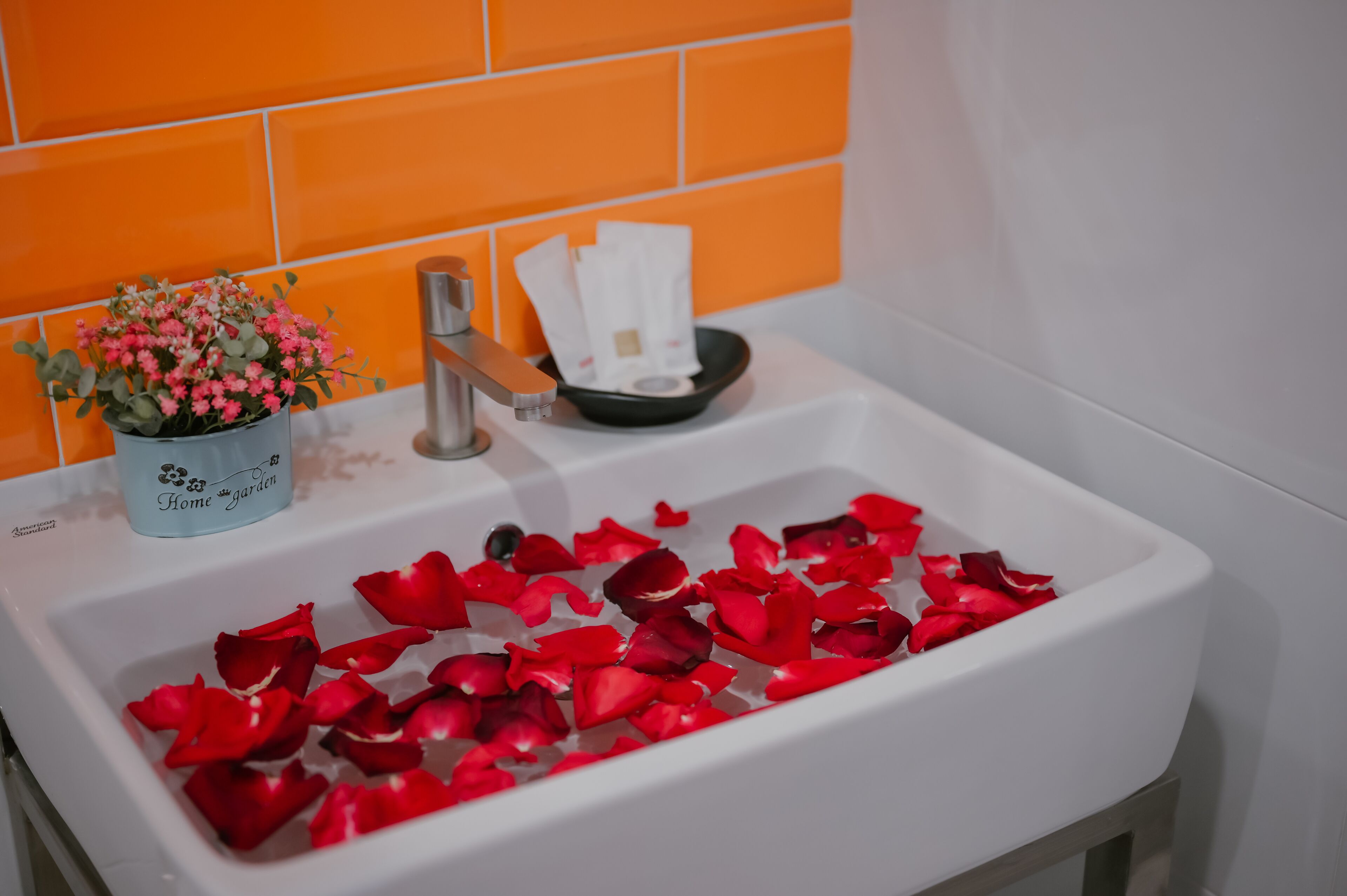 deluxe double room, 1 double bed | bathroom sink