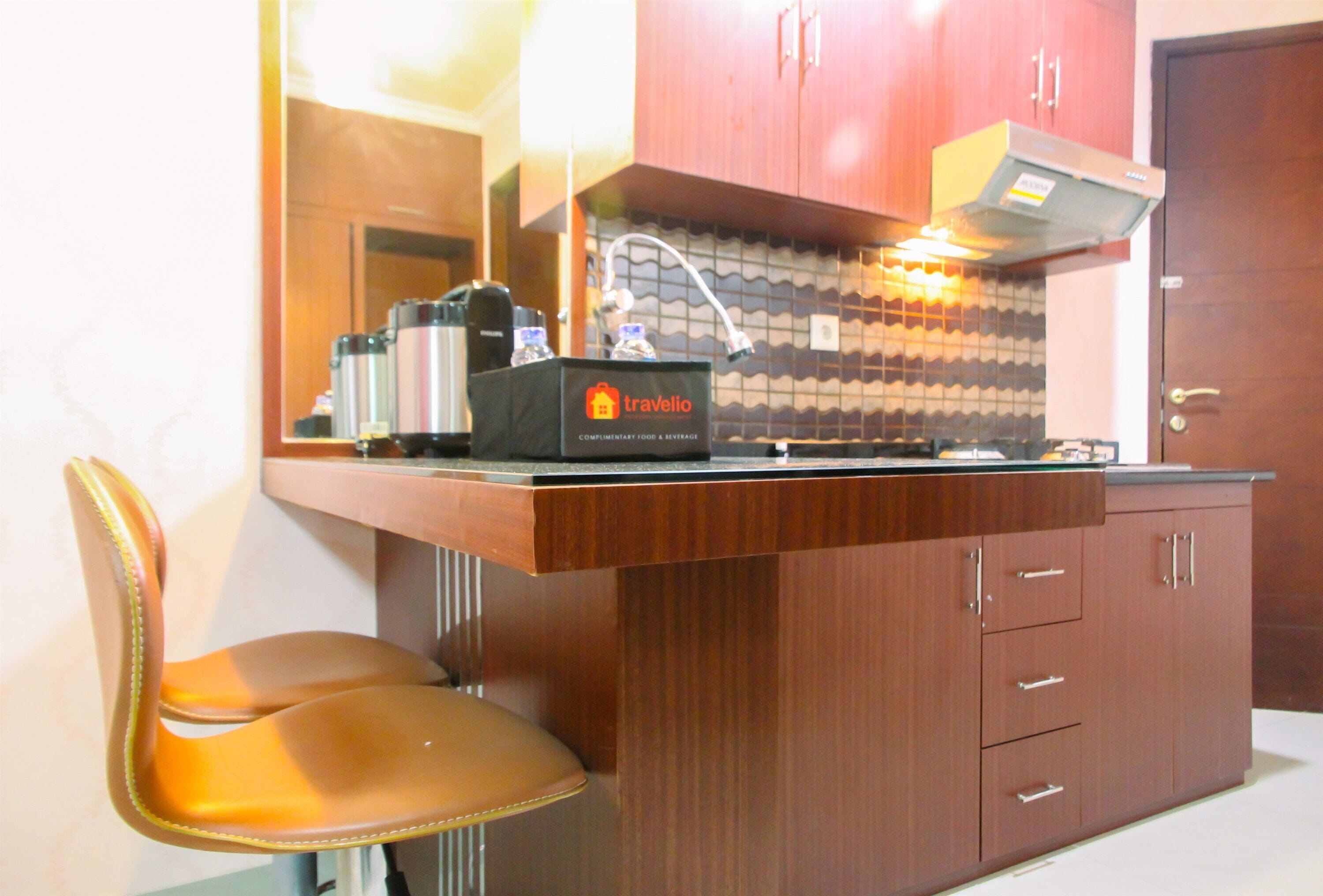 Room | Private kitchen | Fridge, stovetop, cookware/dishes/utensils