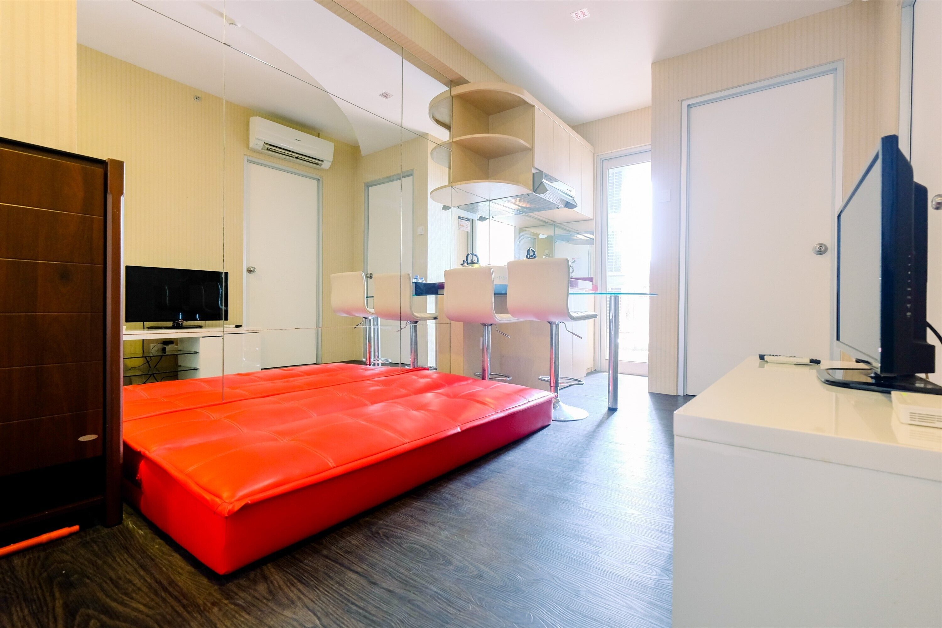 Room | 2 bedrooms, desk, free WiFi, bed sheets