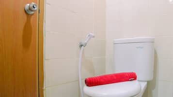 Kamar | Kamar mandi | Shower dan handuk