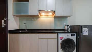 Habitació | Cuina privada | Frigorífic, placa de cuina i bullidora elèctrica