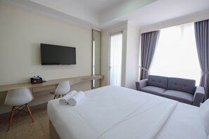 Room | 1 bedroom, desk, free WiFi, bed sheets - Simply Furnished Studio @ Menteng Park Apartment (Jakarta)