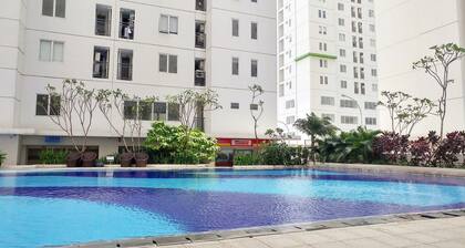 Simply Living 2BR at Bassura City Apartment