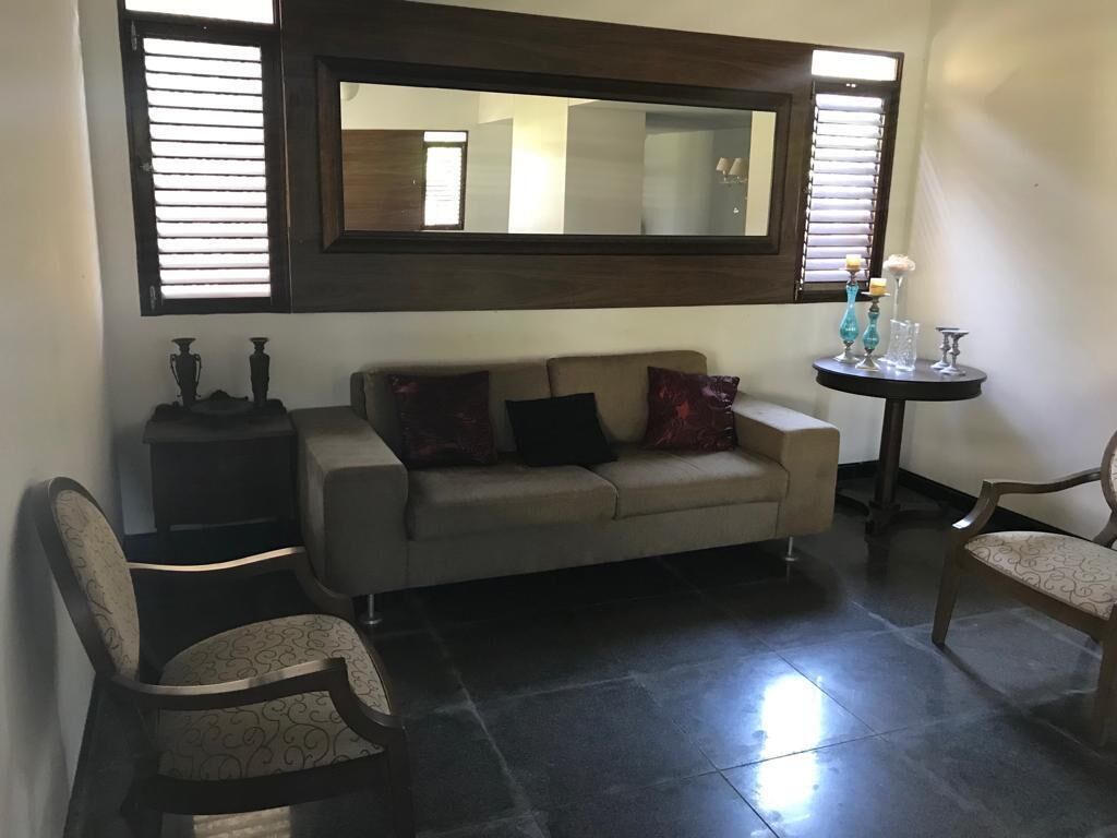 First floor house in Intermares, 80 meters from the sea, 6 bedrooms and an annexe 