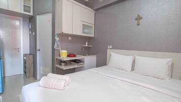 Room | 1 bedroom, desk, free WiFi, bed sheets