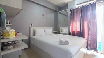 1 habitación, escritorio, wifi gratis y ropa de cama