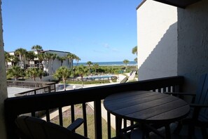 콘도, 침대(여러 개), 전용 수영장, 바다 전망 | 발코니