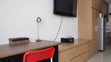 1 habitación, escritorio, wifi gratis y ropa de cama