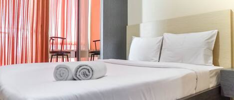 1 habitación, escritorio, wifi gratis y ropa de cama