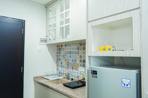 Phòng | Bếp riêng | Tủ lạnh, bếp nấu, ấm điện, dụng cụ nấu nướng/bát dĩa/dao nĩa