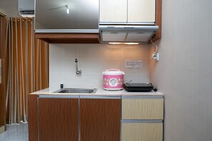 Room | Interior - Modern Studio Apartment at Cinere Resort (Depok)