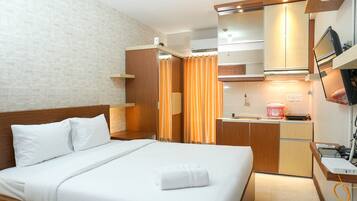 1 bedroom, desk, free WiFi, bed sheets