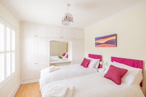 2 dormitorios, tabla de planchar con plancha, wifi y ropa de cama