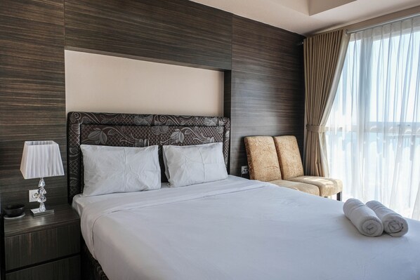 Room | Desk, free WiFi, bed sheets