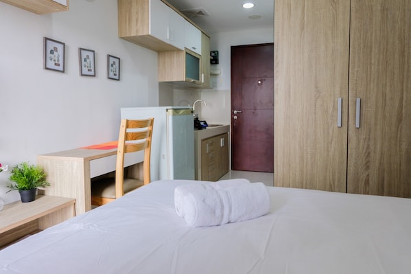 Habitación | 1 habitación, escritorio y ropa de cama 