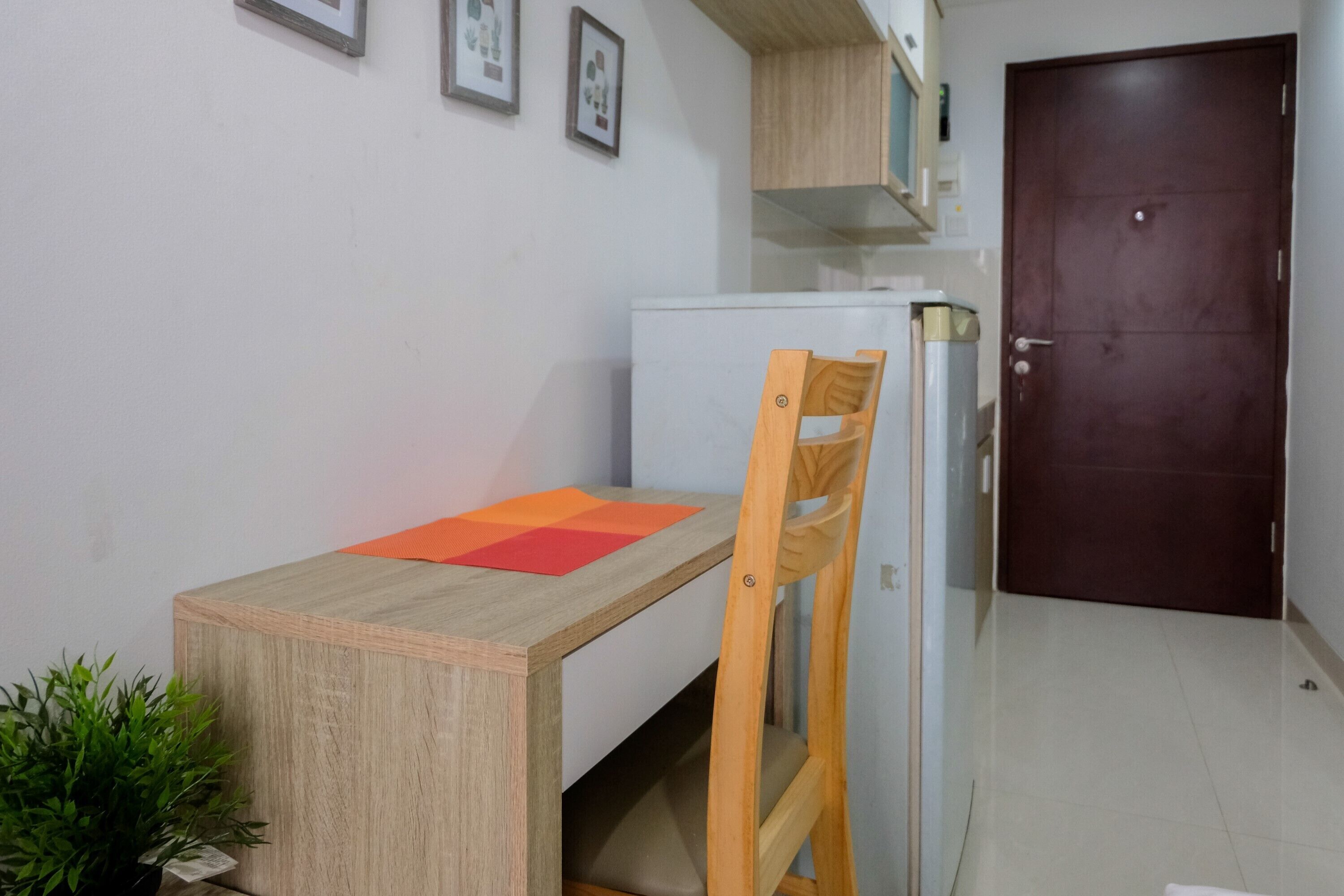 Room | In-room dining