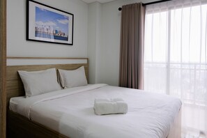 1 bedroom, desk, bed sheets - Cozy Studio Room Apartment at Springwood Residence (Tangerang)