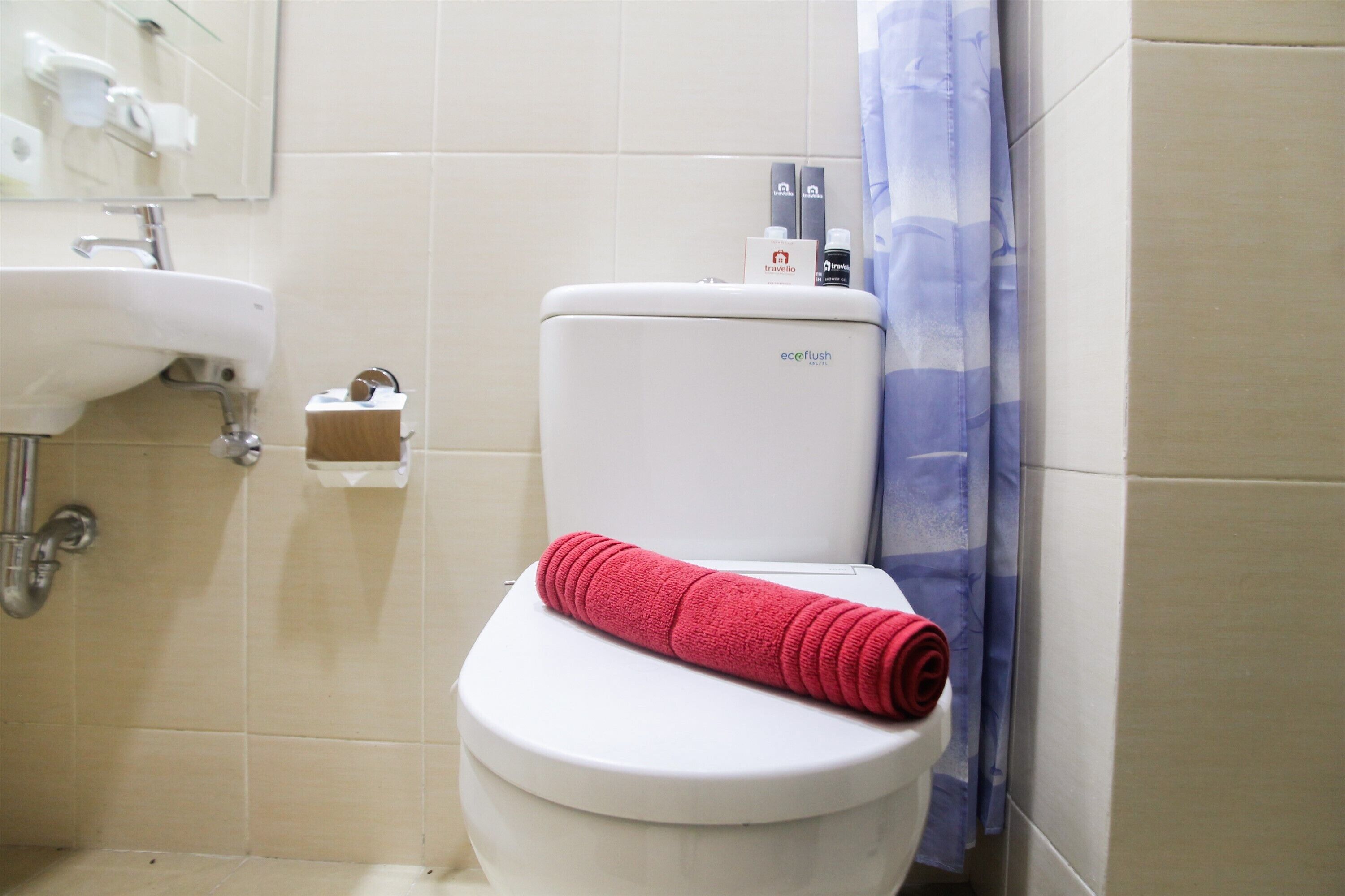 Room | Bathroom | Shower, towels