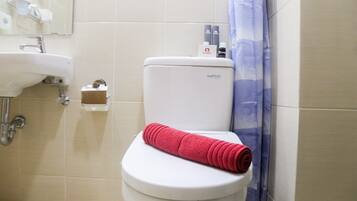 Room | Bathroom | Shower, towels