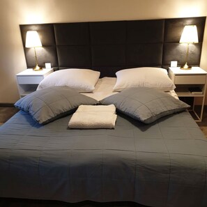 Double or Twin Room, Garden View (2) | Laptop workspace, blackout drapes, soundproofing, iron/ironing board - Willa Azalia (Polanica-Zdroj)