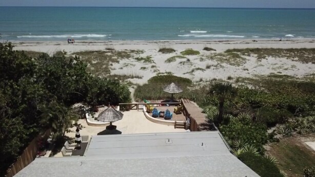 Aerial view - Coco Sands Beachside Cottages (Cocoa Beach)