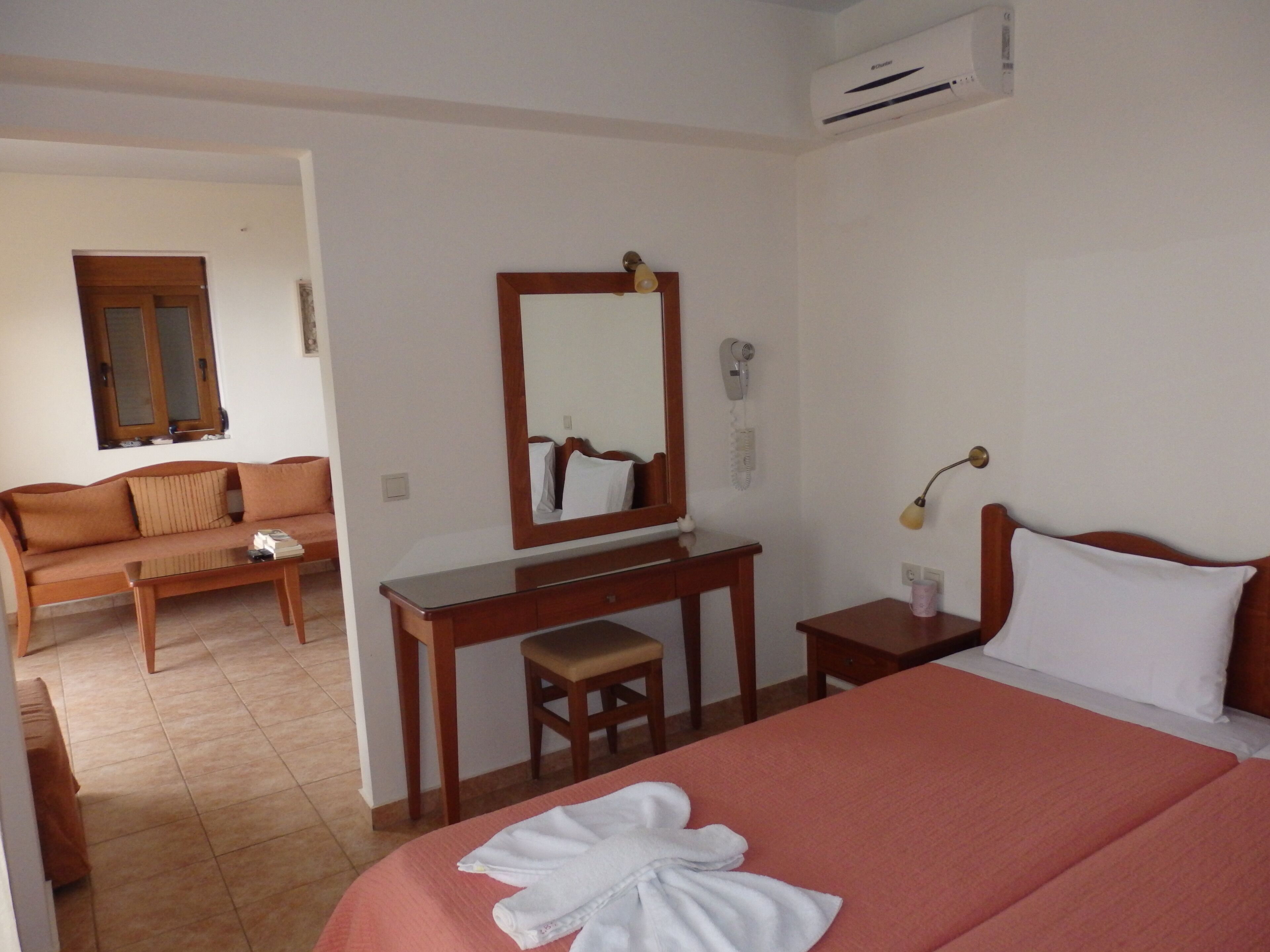 Studio, Sea View | Individually decorated, blackout drapes, soundproofing