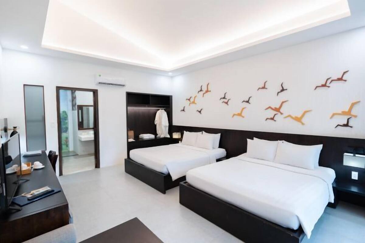 Premium bedding, Select Comfort beds, minibar, in-room safe