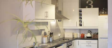 Apartment, 2 Bedrooms | Private kitchen