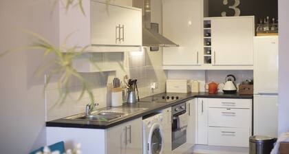 Old Town Grade II Listed 2 Bed