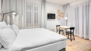 Apartment, Terrace | Desk, laptop workspace, blackout drapes, soundproofing