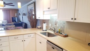 Kondominium, Beberapa Tempat Tidur, hot tub, pemandangan samudra | Dapur pribadi