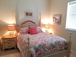 Talo, 1 keskisuuri parisänky ja vuodesohva, patio, näköala puutarhaan | Ilmainen Wi-Fi