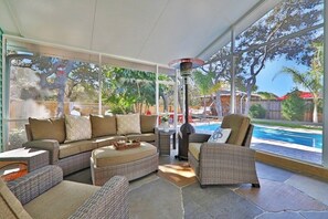 Ferienhaus, Mehrere Betten, eigener Pool, Gartenblick | Ausblick vom Zimmer