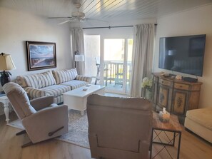 Condo, Multiple Beds, Balcony, Ocean View | Living area | 40-inch TV with digital channels
